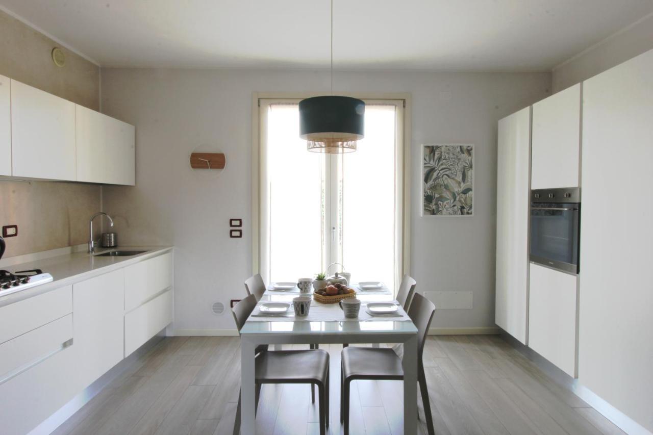 Apartament La Casa Di Cele Desenzano del Garda Zewnętrze zdjęcie